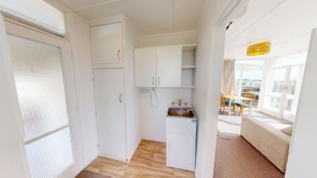 Paraparaumu - 2 Bedrooms - Photo 4