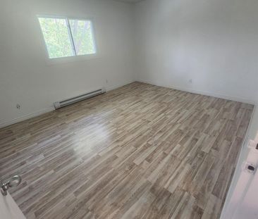 Immeuble - 1555 Rue Dorval Magnifique 4 ½ à Louer – Sherbrooke - Photo 2