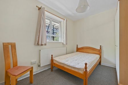 2 Bed Flat, Blaxland House, W12 - Photo 4