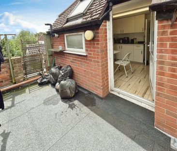 One-Bedroom House share - Photo 3