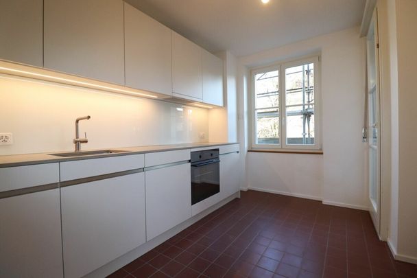 Erstvermietung nach Sanierung - 4-Zimmer-Wohnung im Herzen von Riehen / ideal für 2-3 Personen - Foto 1