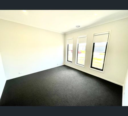 13 Canmore Street, Werribee, Vic 3030 - Photo 2