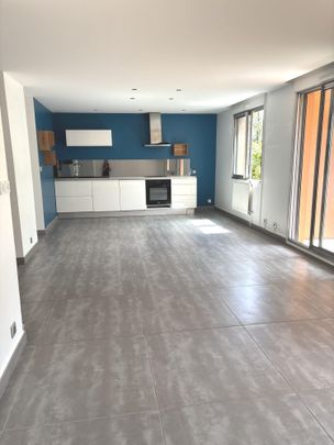 Location Appartement 3 pièces 69m² CALUIRE ET CUIRE 69300 - Photo 1