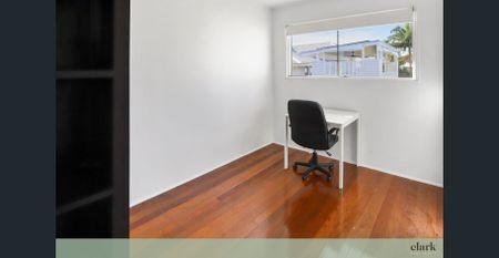 Furnished Two-Bedroom Unit in a Prime Lutwyche Spot - Photo 5