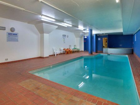 Oversized Studio Apartment in Security Building - Photo 2