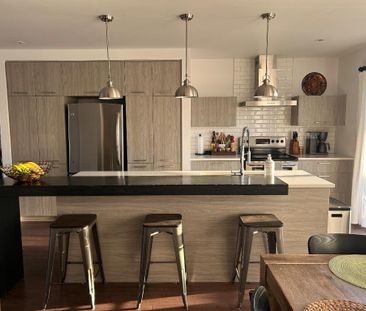 Très grand condo haute gamme 5 1/2 sur 2 étages à aire ouverte avec... - Photo 1