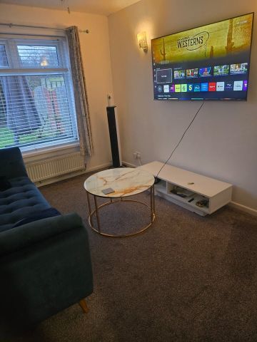 Room in a Shared House, Street, M40 - Photo 4