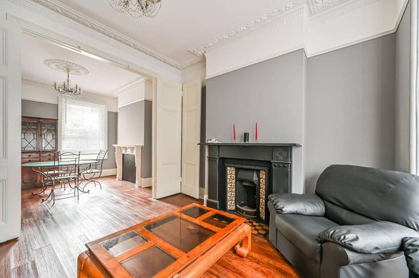 4 bedroom terraced house to rent - Photo 1