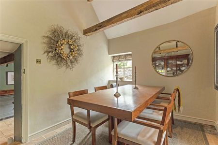 Charming chocolate box Cotswolds cottage in Lower Swell. - Photo 4