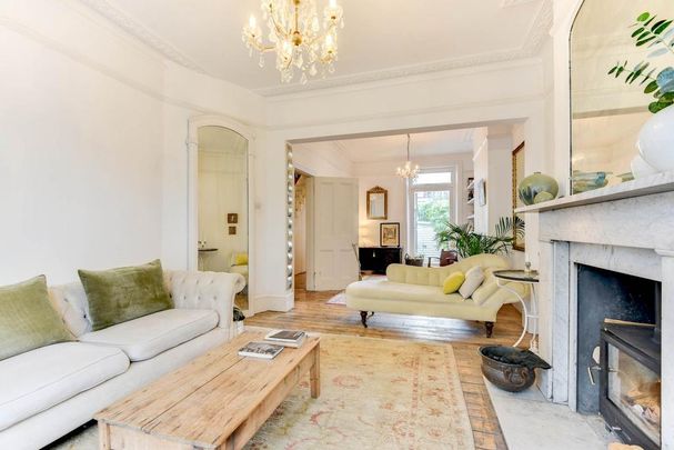 4 bedroom terraced house to rent - Photo 1