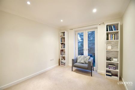 5 bedroom house - detached - Photo 3