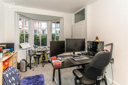 4 bedroom terraced house to rent - Photo 5