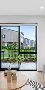 LOCATION, LOCATION, LOCATION - WAIATA SHORES - Photo 3