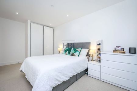 Sky View Tower, 12 High Street, E15 2GT - Photo 5