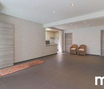 Centraal gelegen woning met 2 slaapkamers en garage - Foto 4