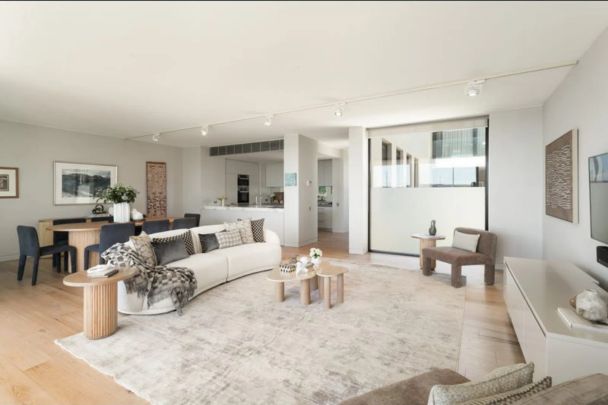 House-Sized Luxury And Exclusivity Overlooking Breath taking Rose Bay Harbour - Photo 1