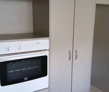 Spacious 3-bedroom home - Photo 5