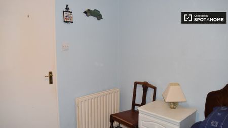 Room for rent in 3-bedroom apartment in Clonsilla, Dublin - Photo 3
