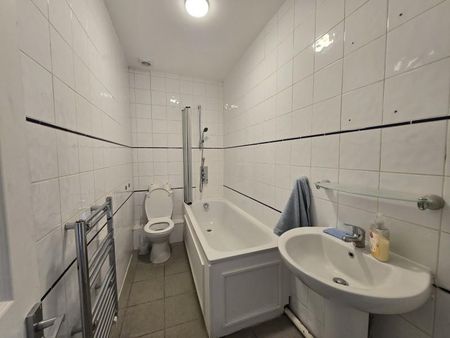 3 bedroom terraced house to rent - Photo 2