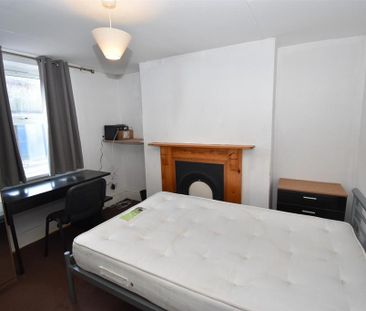 4 bedroom apartment to rent - Photo 5