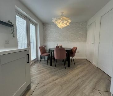 3 bedroom semi-detached house to rent - Photo 3