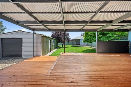 3-Bedroom Home with Spacious Yard & Outdoor Area - Photo 3