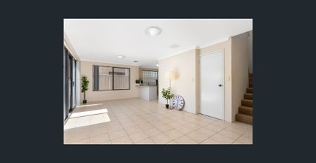 Nice Rooms. Modern House. Top Locale. Walk to everything! Couple Allow! - Photo 2