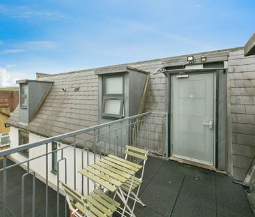 Turners Hill, Waltham Cross, Cheshunt - Photo 2