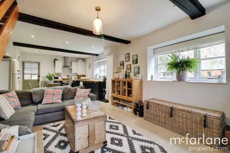 Manor Farm, Purton Stoke, Swindon, Swindon, SN5 - Photo 3