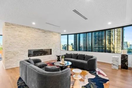 “Brand New 1 Bedroom + 1 Study Apartment in Iconic Queens Wharf Residences” - Photo 3