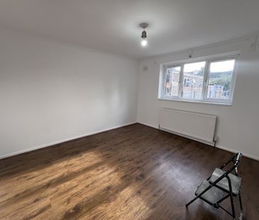 Lock Drive, BIRMINGHAM - Photo 3