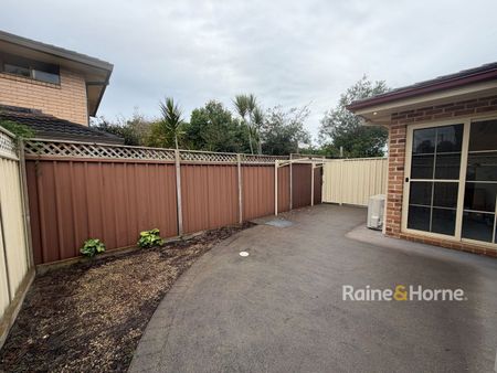 Low Maintenance Back Townhouse - Photo 5