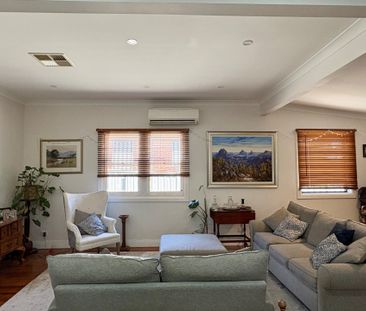 EAST TAMWORTH- Fully Furnished Home with a Swimming Pool - Photo 6