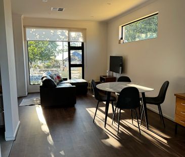 3-bedroom shared townhouse, St Bernards Road - Photo 2