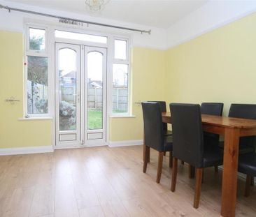 3 bedroom semi-detached house to rent - Photo 6