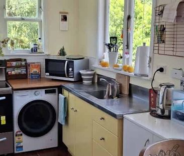 CUTE LITTLE HIDEAWAY - Photo 2