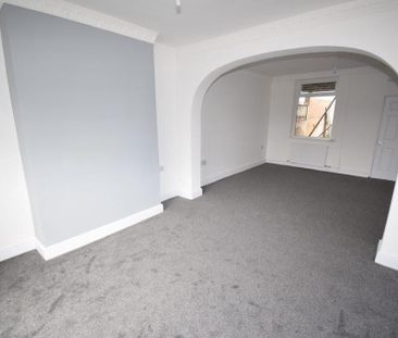 2 bedroom end of terrace house to rent - Photo 1