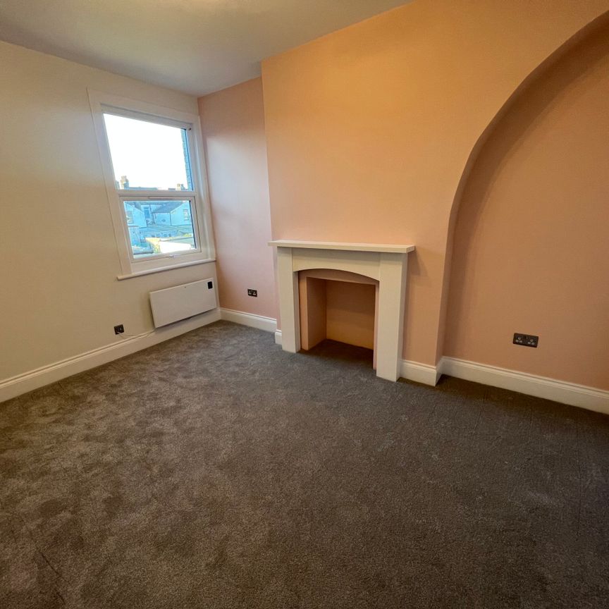 St. Johns Road, First Floor, Southall, UB2 5AN - Photo 1