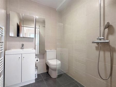 1 bedroom flat to rent - Photo 5
