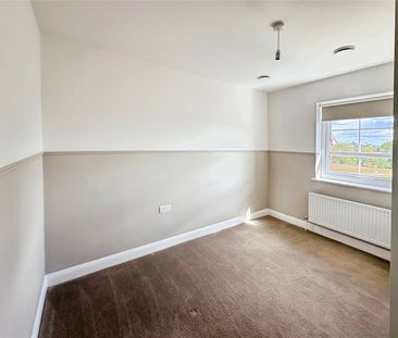 3 bedroom house to rent Falstaff Dene, Wellingborough, Northamptons... - Photo 2