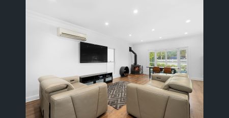 Spacious 4-Bedroom Family Home + Self-Contained Studio - Photo 5