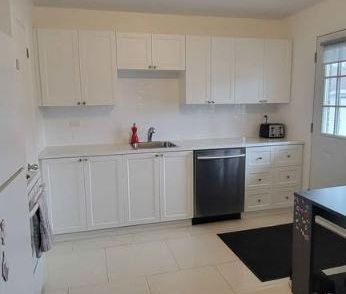 TRÈS BEAU 4 1/2 - MODERNE - QUARTIER CALME - Photo 3