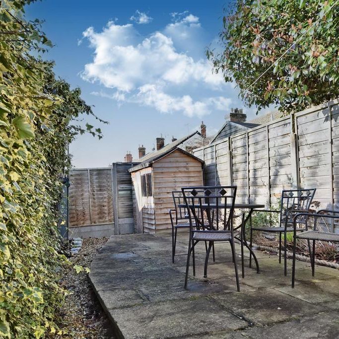 2 bedroom terraced house to rent - Photo 1