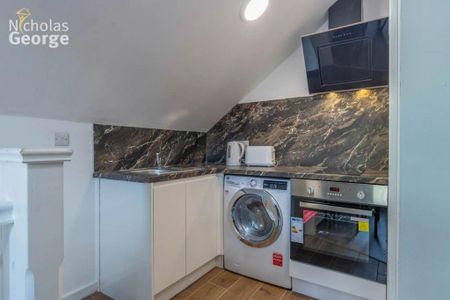 Studio to rent - Photo 4