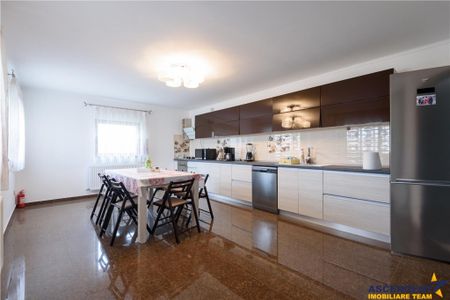 Vila eleganta, spatii generoase, conditii deosebite, Harman - Fotografie 3