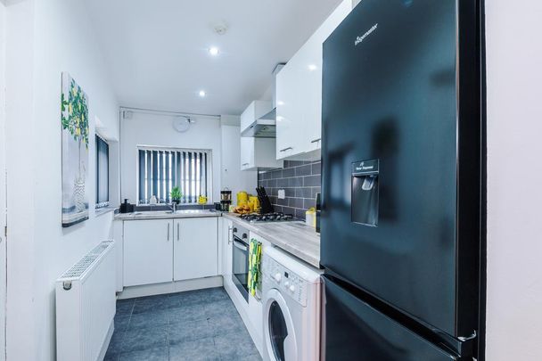 3 bedroom terraced house to rent - Photo 1