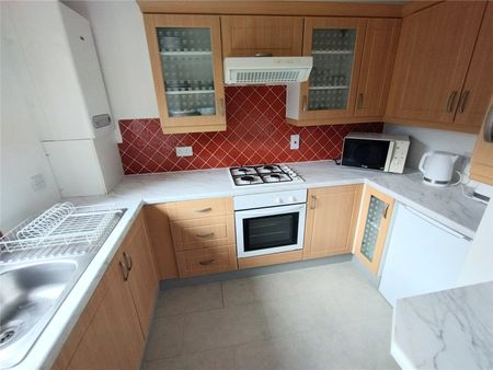 2 bedroom apartment to rent - Photo 5