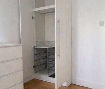 Room in a Shared Flat, Surrey Quays Station, SE8 - Photo 3