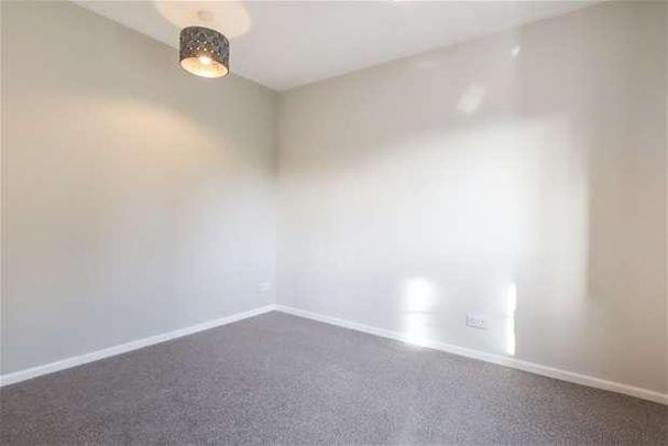 Harding Close, Redbourn, AL3 - Photo 1