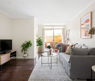 Stylish Coastal Living in the Heart of Freshwater - Photo 2